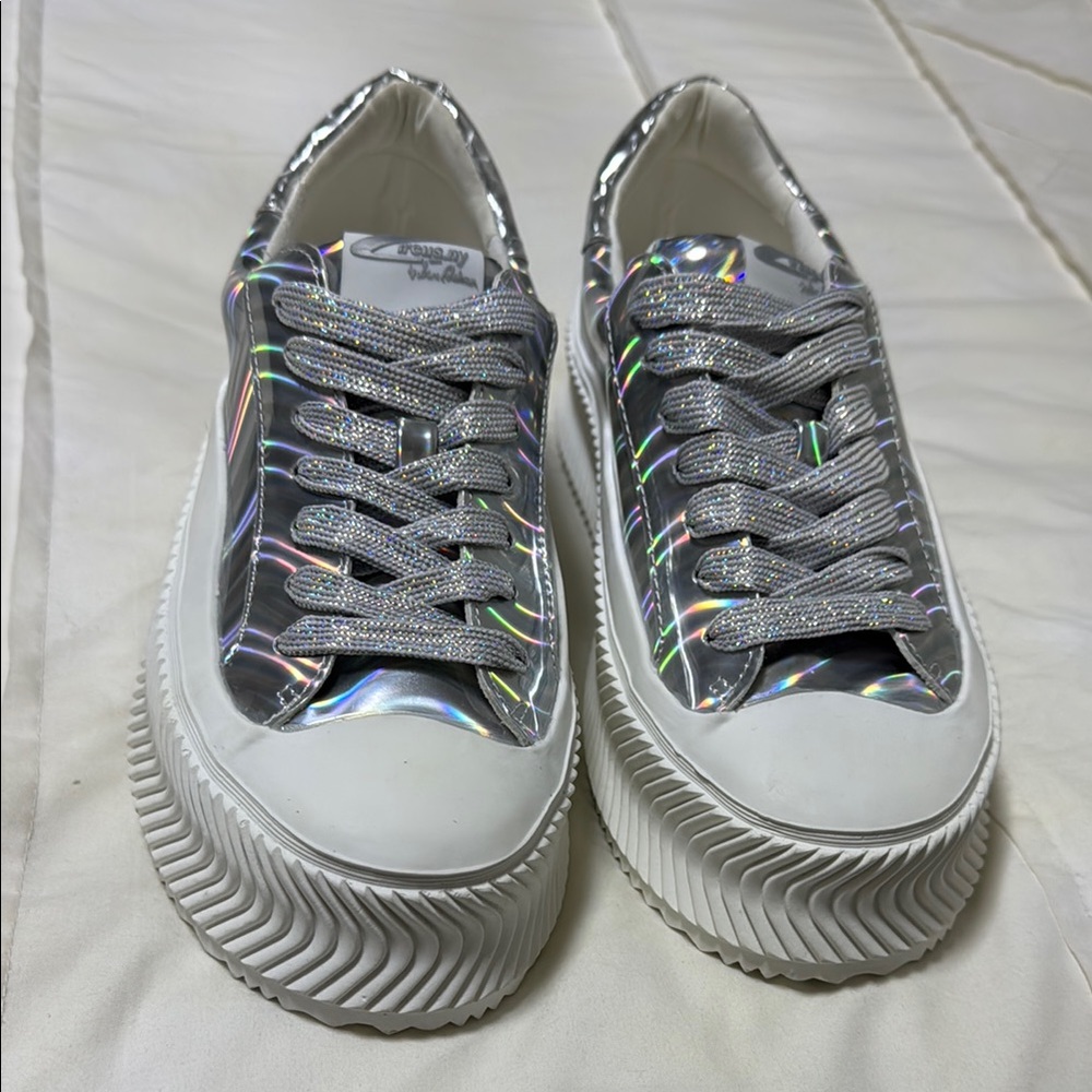 Circus by Sam Edelman Silver White Platform Sneakers